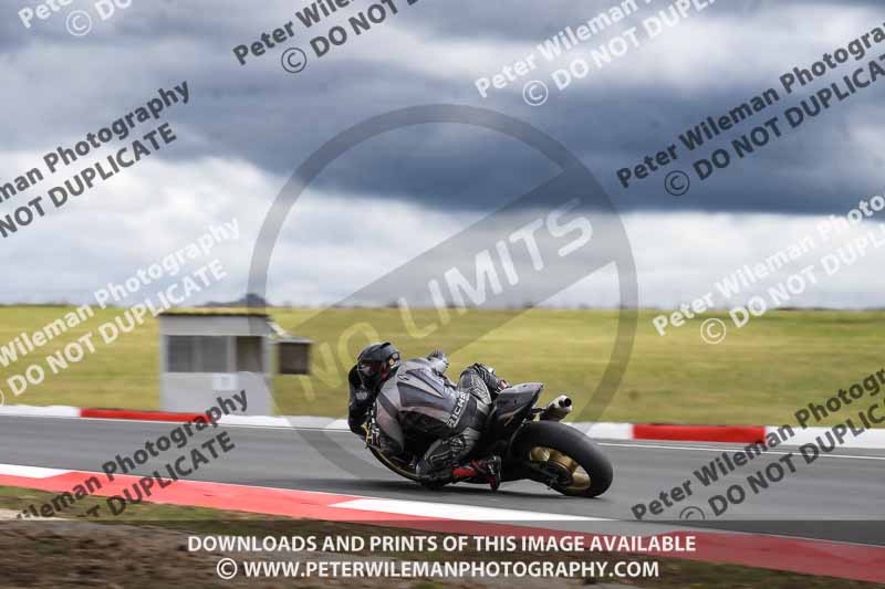 cadwell no limits trackday;cadwell park;cadwell park photographs;cadwell trackday photographs;enduro digital images;event digital images;eventdigitalimages;navarra;no limits trackdays;peter wileman photography;racing digital images;trackday digital images;trackday photos